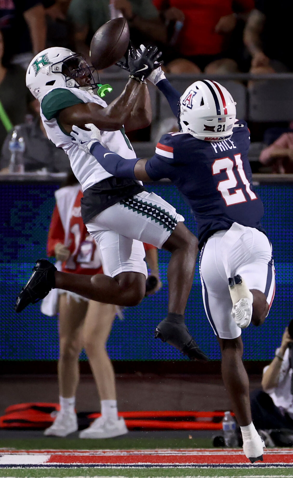 ÃÛÁÄÖ±²¥ vs Hawaii, NCAA football